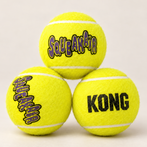KONG AirDog Squeakair Ball 3er-Pack, Größe Medium